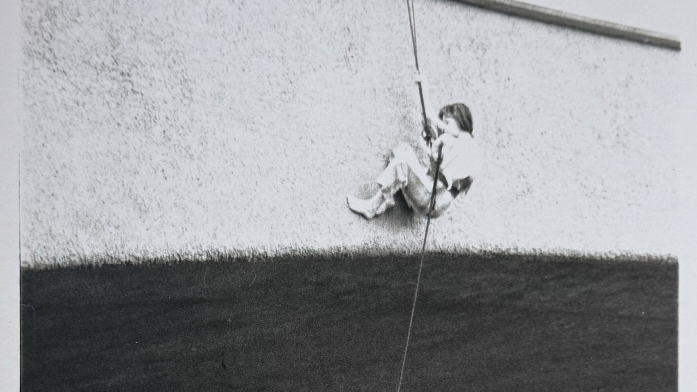 Mo Diener, Grind, 1990, Performance, Kornhausbrücke Zürich, Kollaboration mit Michael Elber u.a. Foto: Heinz Dolderer, © Mo Diener Mo Diener, Grind, 1990, Performance, Kornhausbrücke Zürich, Kollaboration mit Michael Elber u.a. Foto: Heinz Dolderer, © Mo Diener