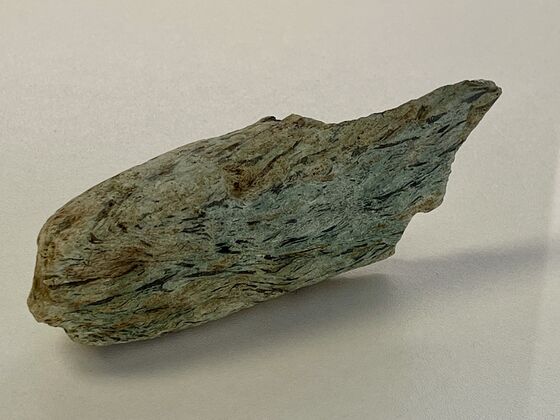 Halbfabrikat eines Steinbeils, Fundort: Künten. Datierung: Jungsteinzeit, um 3000 v. Chr. Leihgabe: Kantonsarchäologie Aargau, Brugg; Foto: Patrizia Solombrino Halbfabrikat eines Steinbeils, Fundort: Künten. Datierung: Jungsteinzeit, um 3000 v. Chr. Leihgabe: Kantonsarchäologie Aargau, Brugg; Foto: Patrizia Solombrino